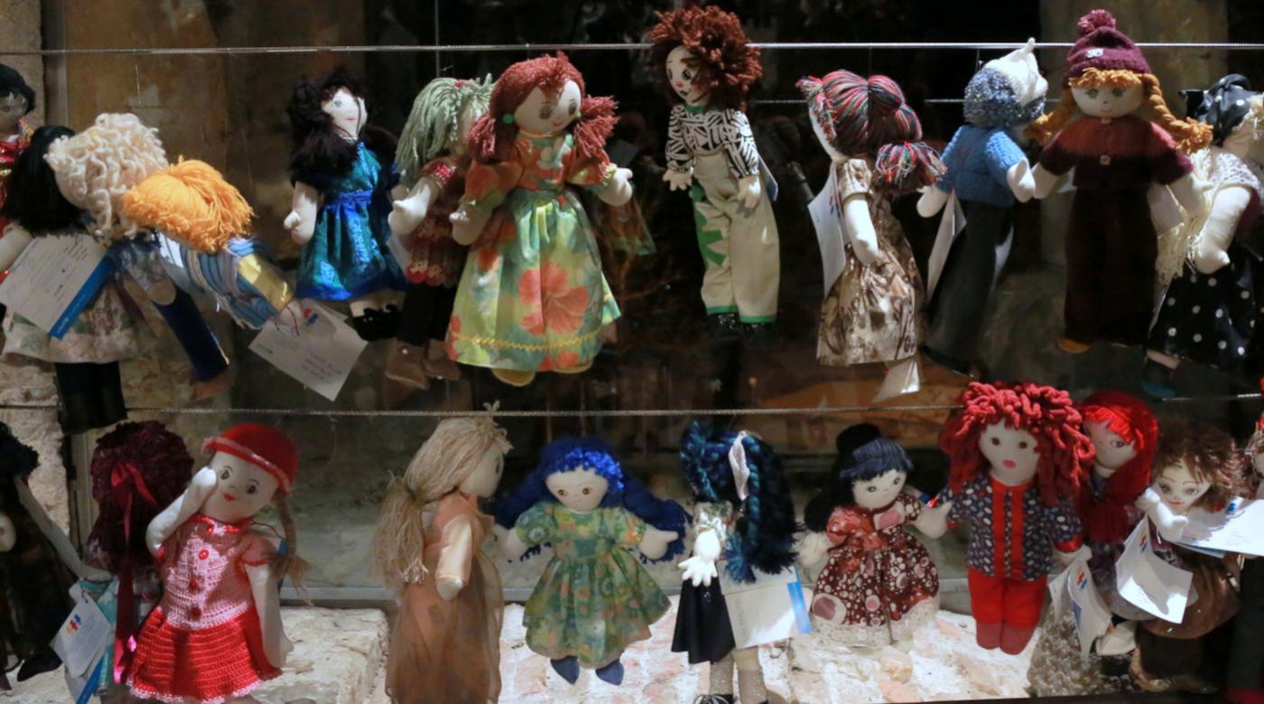 Otvoritev razstave Unicefove punčke iz cunj Foto: M. Mally