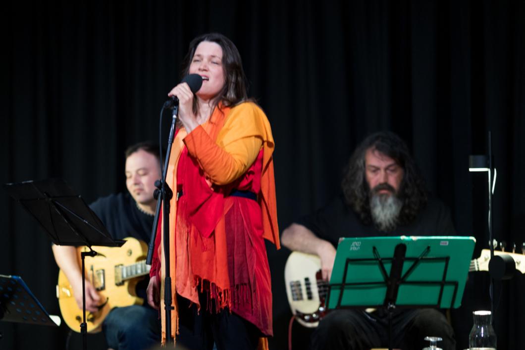 Ana in oni. Foto: Boštjan Pucelj