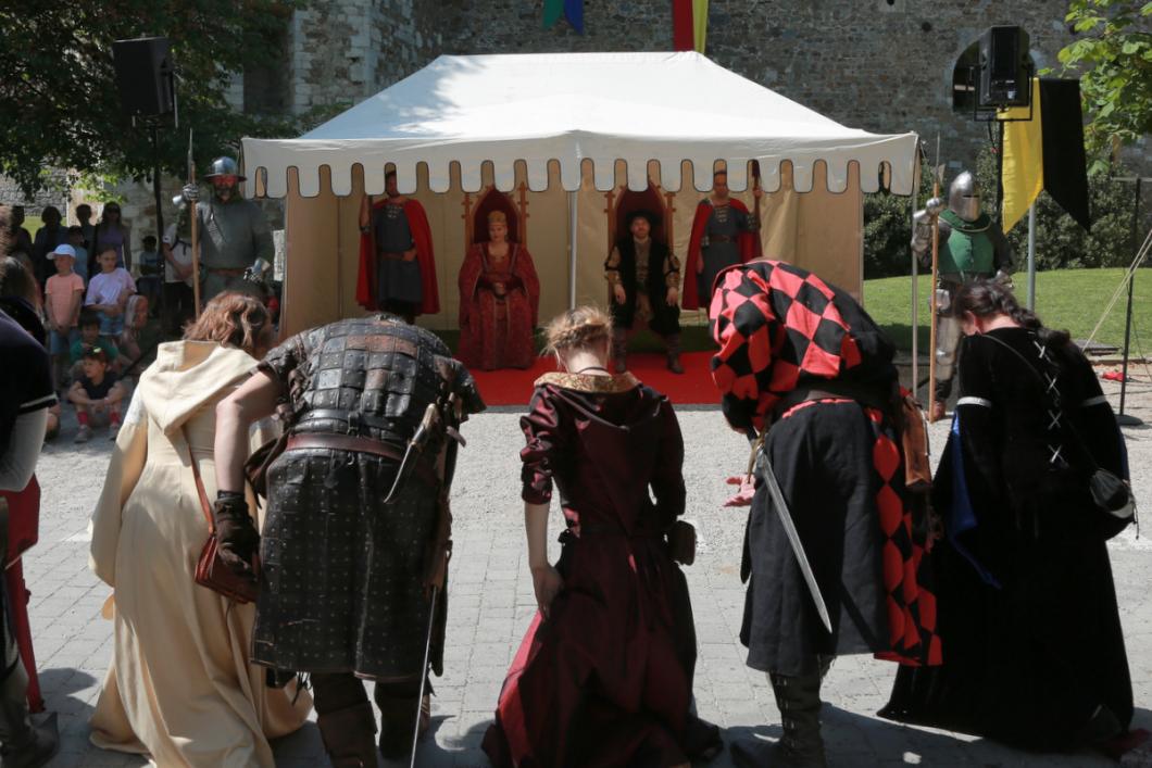 Grajski dnevi, poklon cesarju. Foto: Miha Mally